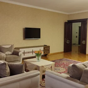 In Baku 114.0 m² apartment is for rent - Image 3