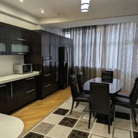 In Baku 170.0 m² apartment is for rent - Image 5