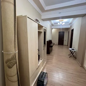 In Baku 140.0 m² apartment is for rent - Image 4