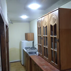 In Baku 70.0 m² house with 3.0 rooms is for rent - Image 4