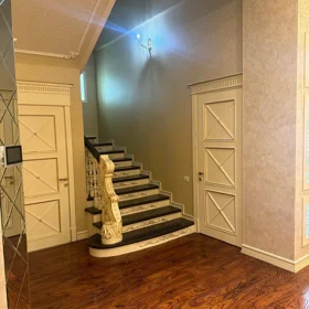 In Baku 600.0 m² house with 8.0 rooms is for sale - Image 5