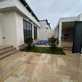 In Baku 100.0 m² house with 4.0 rooms is for sale - Image 3