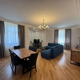 In Baku 128.0 m² apartment is for rent - Image 2