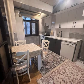 In Baku 100.0 m² apartment is for sale - Image 2