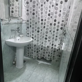 In Baku 100.0 m² apartment is for sale - Image 3