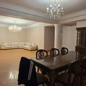 In Baku 200.0 m² apartment is for rent - Image 4