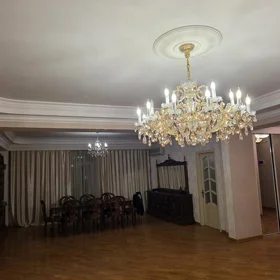 In Baku 200.0 m² apartment is for rent - Image 5