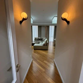 In Baku 200.0 m² apartment is for rent - Image 4