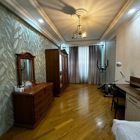 In Baku 157.0 m² apartment is for sale - Image 4