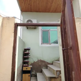 In Baku 45.0 m² house with 2.0 rooms is for sale - Image 2