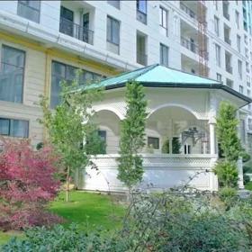 In Baku 177.0 m² apartment is for sale - Image 2