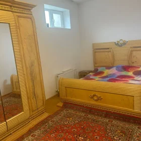 In Baku 90.0 m² house with 4.0 rooms is for sale - Image 2