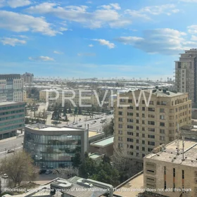 In Baku 204.0 m² apartment is for rent - Image 4