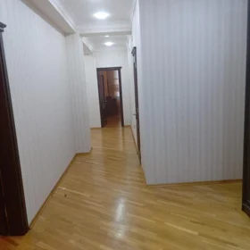 In Baku 150.0 m² apartment is for rent - Image 4