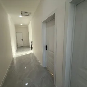 In Baku 180.0 m² house with 4.0 rooms is for sale - Image 4