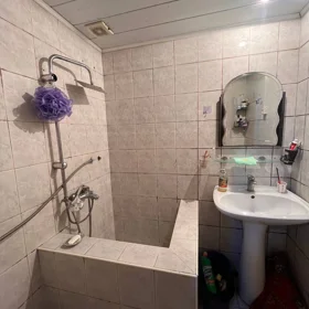 In Baku 100.0 m² apartment is for sale - Image 4