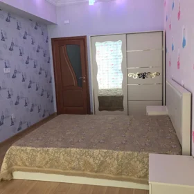 In Baku 181.0 m² apartment is for rent - Image 2