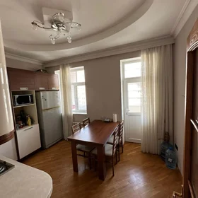 In Baku 120.0 m² apartment is for sale - Image 3