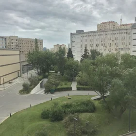 In Baku 90.0 m² apartment is for rent - Image 2