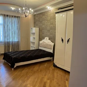 In Baku 165.0 m² apartment is for rent - Image 3