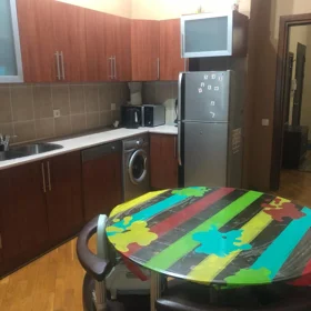 In Baku 170.0 m² apartment is for rent - Image 3