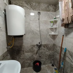 In Baku 70.0 m² apartment is for rent - Image 3