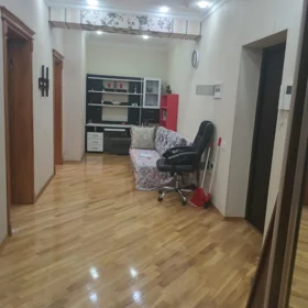 In Baku 100.0 m² apartment is for sale - Image 5