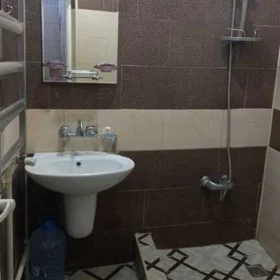 In Baku 45.0 m² house with 2.0 rooms is for rent - Image 5