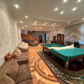In Baku 720.0 m² house with 7.0 rooms is for sale - Image 4