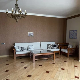 In Baku 90.0 m² apartment is for rent - Image 2