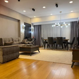 In Baku 220.0 m² apartment is for rent - Image 3