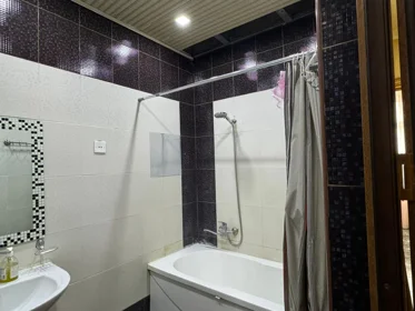 In Baku 100.0 m² apartment is for sale - Image 4