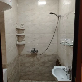 In Khirdalan 50.0 m² apartment is for rent - Image 3