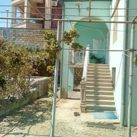 In Baku 1100.0 m² house with 4.0 rooms is for sale - Image 5