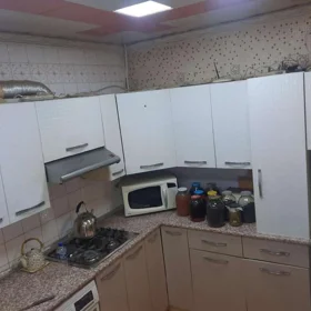 In Baku 70.0 m² apartment is for rent - Image 4