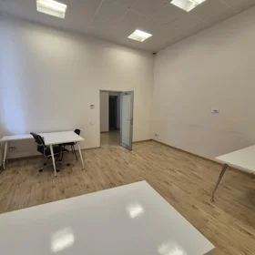 In Baku 70.0 m² office is for rent - Image 2