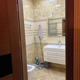 In Baku 110.0 m² apartment is for rent - Image 4