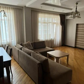 In Baku 145.0 m² apartment is for rent - Image 2