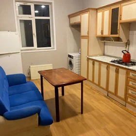 In Baku 70.0 m² apartment is for rent - Image 2