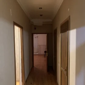 In Baku 94.0 m² apartment is for rent - Image 3