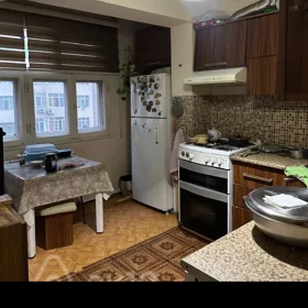 In Baku 90.0 m² apartment is for rent - Image 3