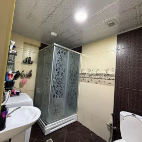 In Baku nan m² apartment is for sale - Image 4