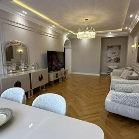 In Baku 130.0 m² apartment is for sale - Image 2