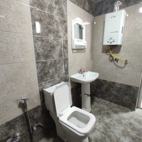 In Baku 55.0 m² house with 3.0 rooms is for rent - Image 5