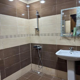 In Baku 100.0 m² apartment is for sale - Image 5