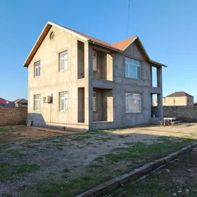 In Baku 160.0 m² house with 4.0 rooms is for sale - Image 2