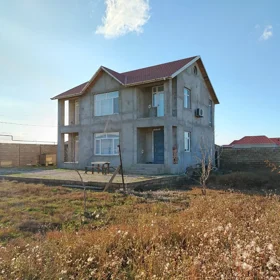 In Baku 160.0 m² house with 4.0 rooms is for sale - Image 3