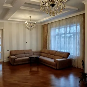 In Baku 160.0 m² house with 4.0 rooms is for sale - Image 5