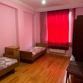 In Baku 90.0 m² apartment is for rent - Image 2