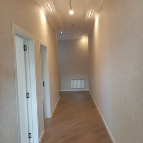 In Baku 100.0 m² house with 3.0 rooms is for sale - Image 2